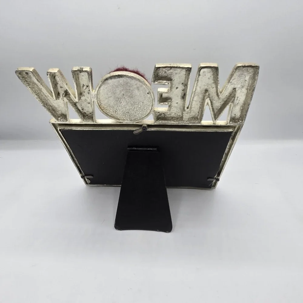 Meow 4x6 Metal Picture Frame With Yarn Vintage